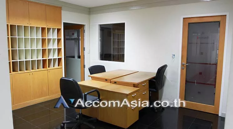 4  Office Space For Rent in Sukhumvit ,Bangkok BTS Ekkamai at Compomax Building AA18840